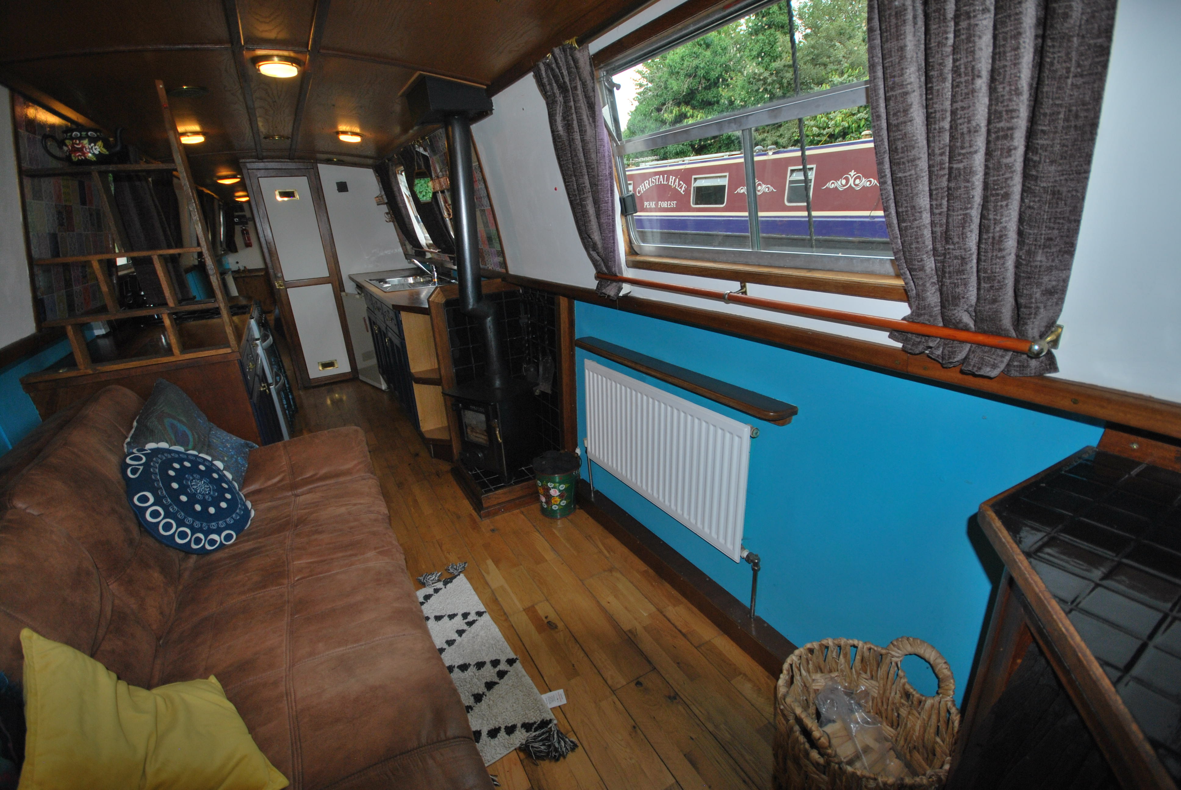 Luvly Jubbly - 56ft Cruiser Stern Liveaboard Narrowboat - For Sale 11