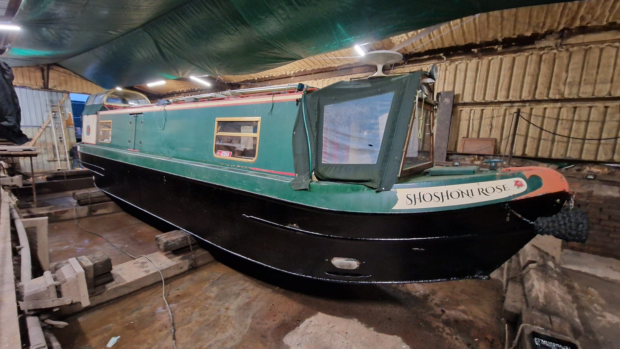 NB Shoshoni Rose - 41ft reverse layout semi trad stern narrowboat for sale. 7