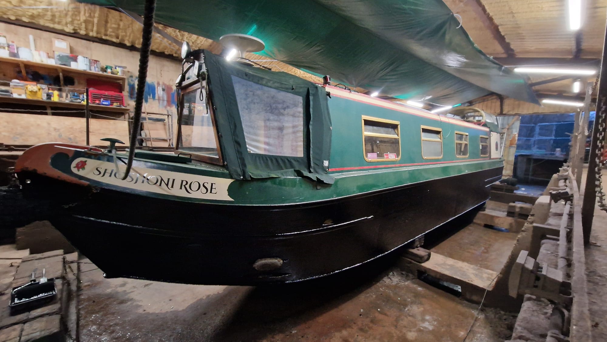 NB Shoshoni Rose - 41ft reverse layout semi trad stern narrowboat for sale. 6