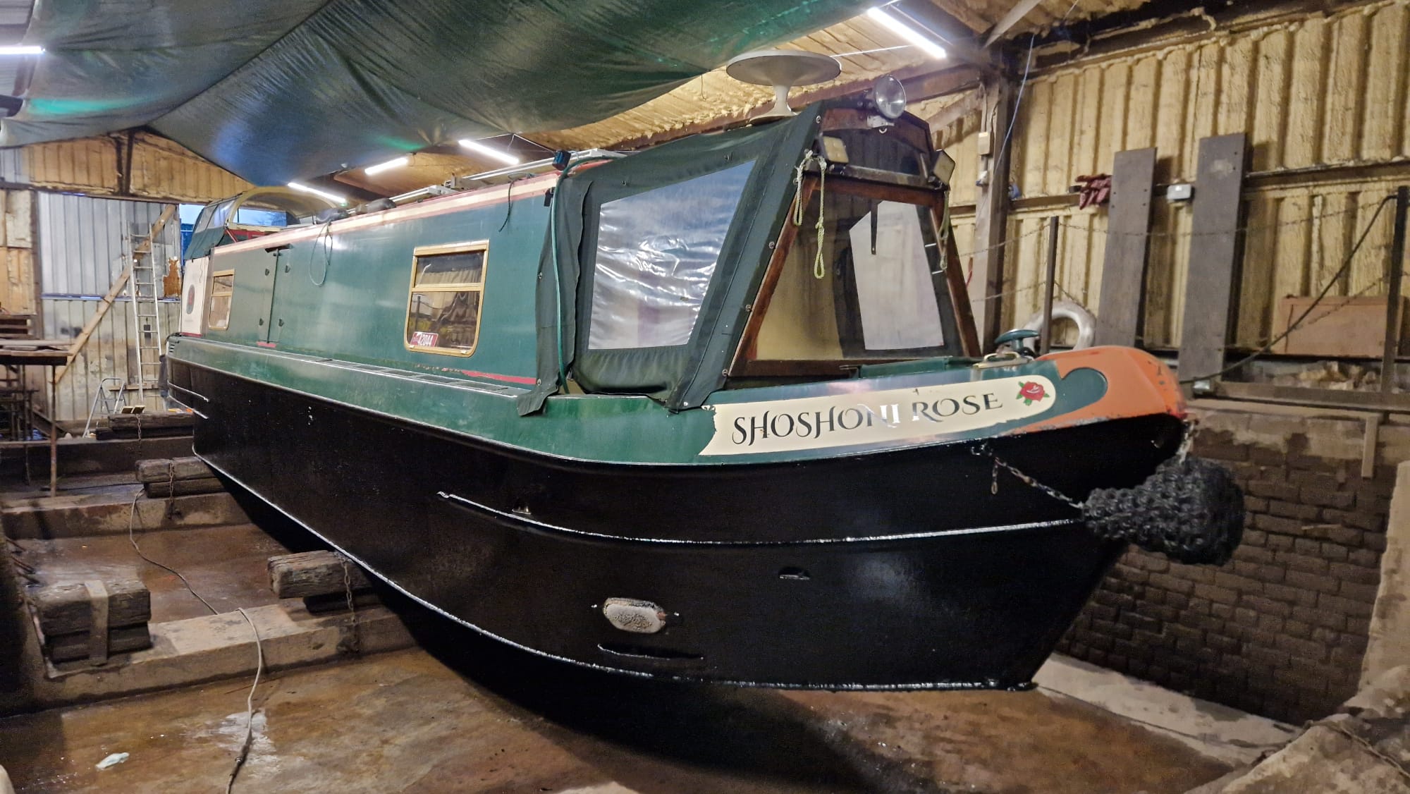NB Shoshoni Rose - 41ft reverse layout semi trad stern narrowboat for sale. 5
